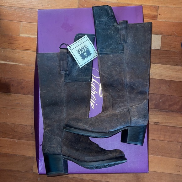 Frye boot brown NWOB distressed - Picture 2 of 2